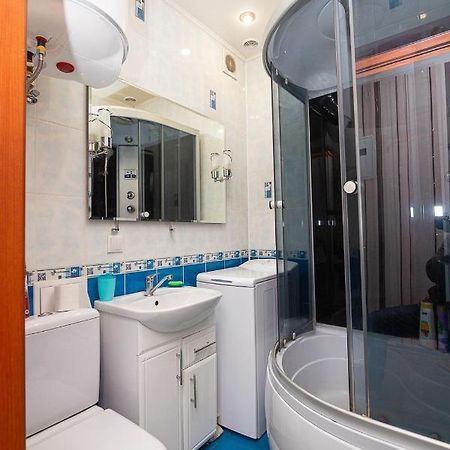 Comfortable Apartments On Hrushevskogo Street Near 16 City Hospital 드네프로페트로프스크 외부 사진