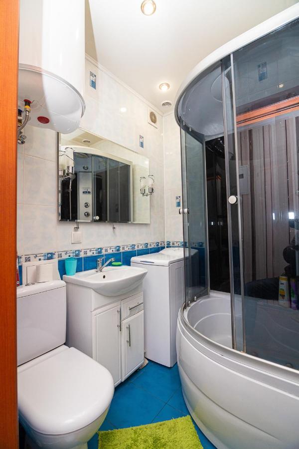 Comfortable Apartments On Hrushevskogo Street Near 16 City Hospital 드네프로페트로프스크 외부 사진